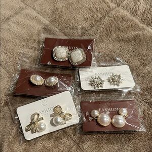 Elegant Pearl and Gold Earrings Sets